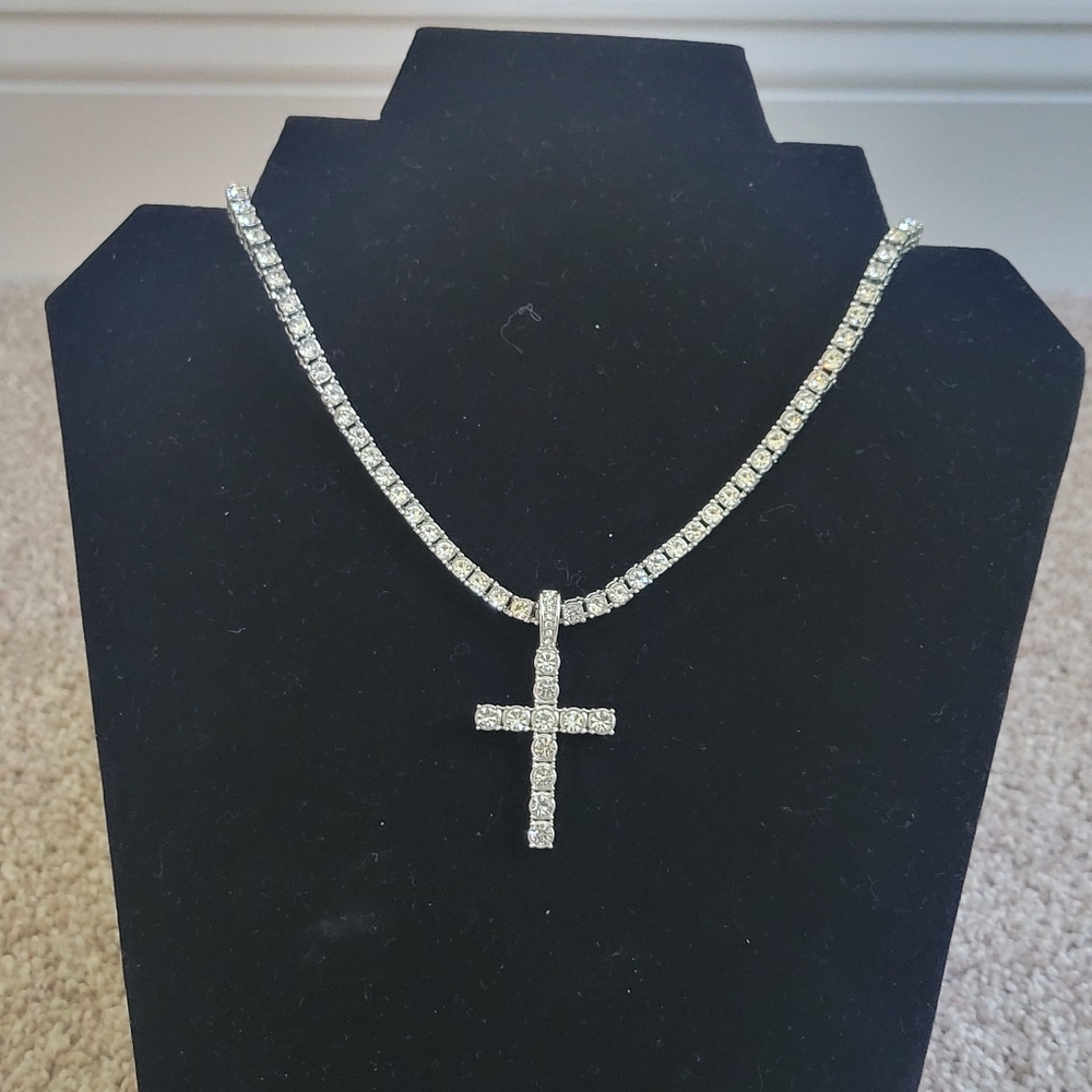 20* 14K White Gold Plated Diamond Tennis Chain with Cross Pendant
